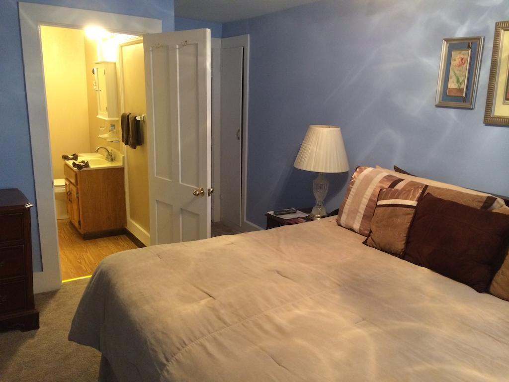 The Tunnicliff Inn Cooperstown Room photo