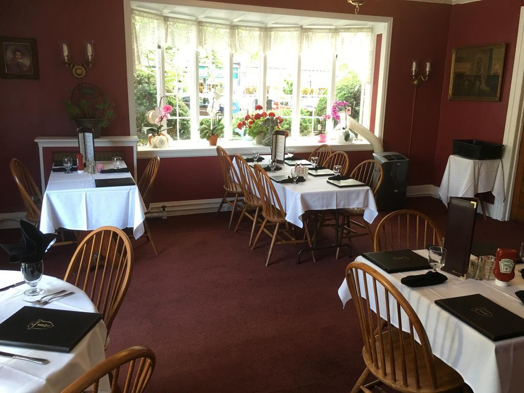 The Tunnicliff Inn Cooperstown Exterior photo